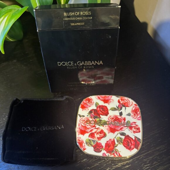 Dolce &Gabbana Blush Of Roses Luminous Cheek Colour | SHADE 500 APRICOT - Picture 2 of 4